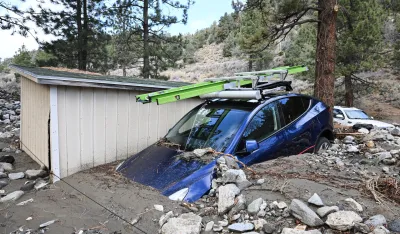 Oluja u Kaliforniji odnijela tri života, 100 hiljada ljudi ostalo bez struje