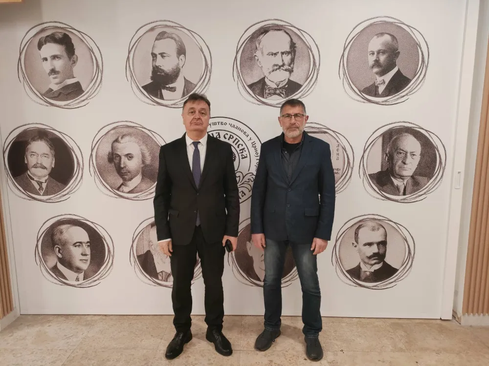 Vlada: Aleksić i Krcunović razgovarali o vraćanju srpskog jezika na poziciju službenog