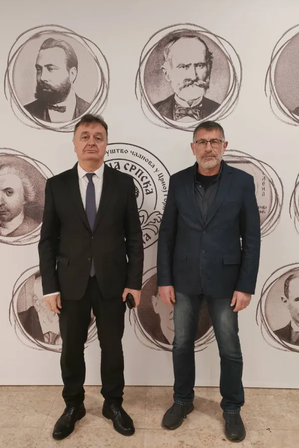 Vlada: Aleksić i Krcunović razgovarali o vraćanju srpskog jezika na poziciju službenog