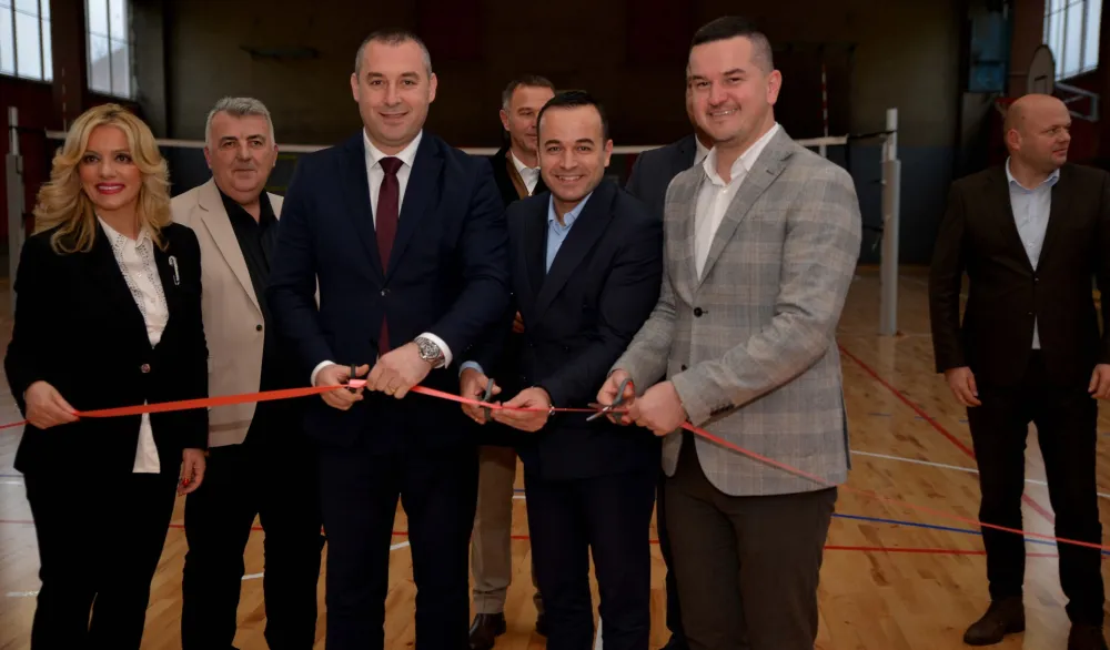 Dragoslav &Scaron;ćekić otvorio rekonstruisanu fiskulturnu salu u Beranama