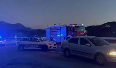 Udes na putu Podgorica&ndash;Cetinje: Prevrnulo se vozilo, obustavljen saobraćaj