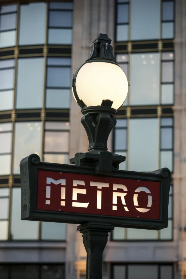 Tri žene izbodene nožem u metrou u Parizu, uhap&scaron;en osumnjičeni