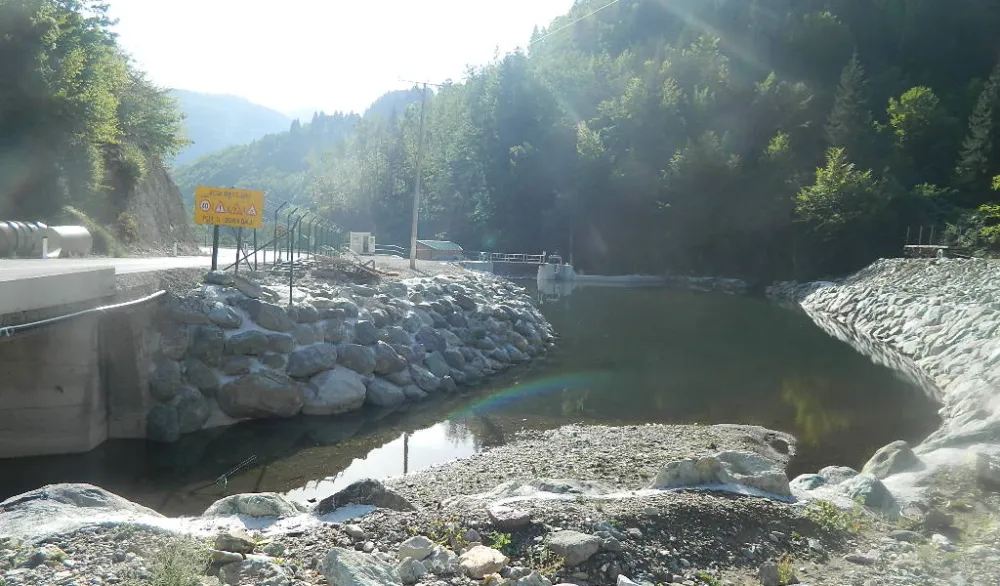 Policija istražuje okolnosti smrti: Tijelo umotano i bačeno u rijeku