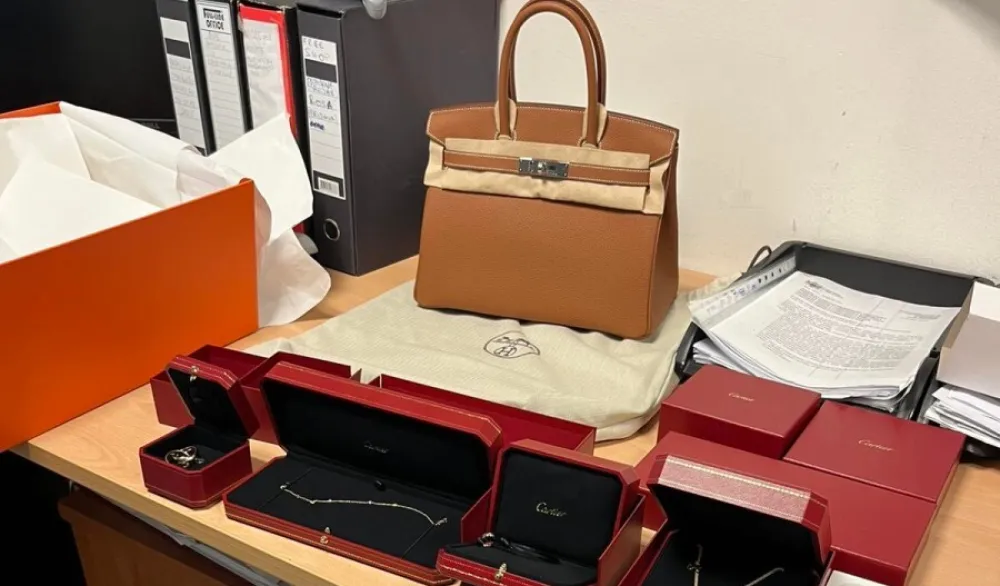 Aerodrom Podgorica: Spriječeno krijumčarenje luksuzne robe vrijedne preko 20.000 dolara