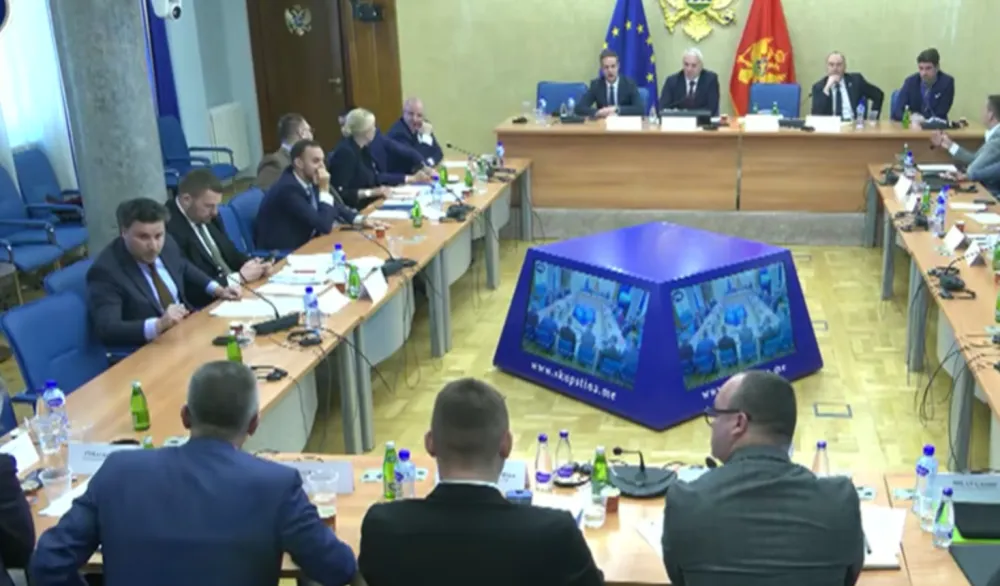 Đukanović: Ti si potpuna budala; Abazović: Poći će&scaron; u zatvor