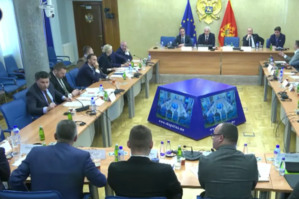 Đukanović: Ti si potpuna budala; Abazović: Poći će&scaron; u zatvor