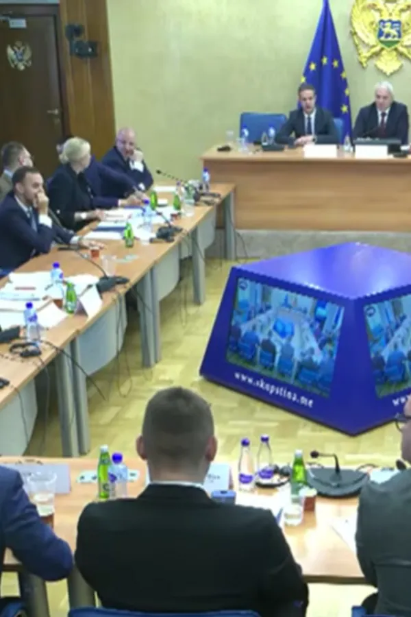 Đukanović: Ti si potpuna budala; Abazović: Poći će&scaron; u zatvor