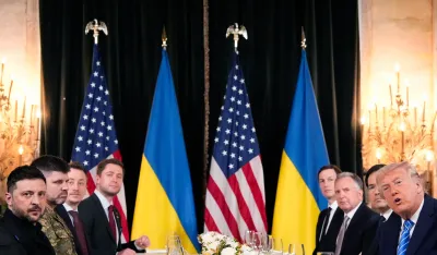 (FOTO/VIDEO) Počeli razgovori između Trampa i Zelenskog:&nbsp;Pregovori o zavr&scaron;etku rata u finalnoj fazi