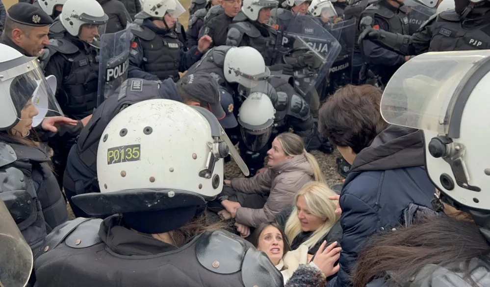 Noković: Neprihvatljivo postupanje prema građanima koji brane odluke referenduma