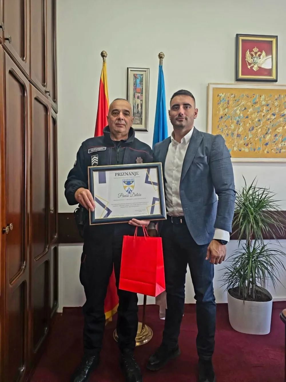 Jakić nagradio najboljeg policajca u &Scaron;avniku za 2025. godinu