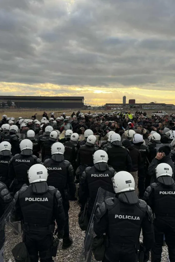 (FOTO/VIDEO) Ako bude po Njutnu, u Podgorici pada vlast