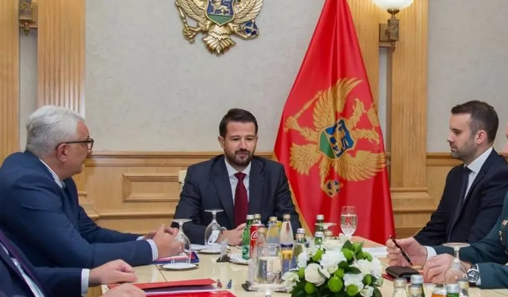 Vojsku zasjenila politika, unapređenja i obuke pripadnika VSCG na čekanju