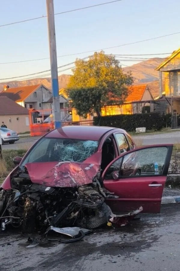 Zagorič: Sudar automobila i voza, jedna osoba povrijeđena