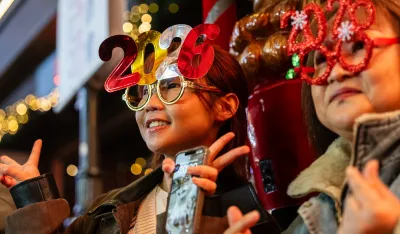 (VIDEO/FOTO) Hongkong: Nova godina bez tradicionalnog vatrometa zbog nedavnog stravičnog požara