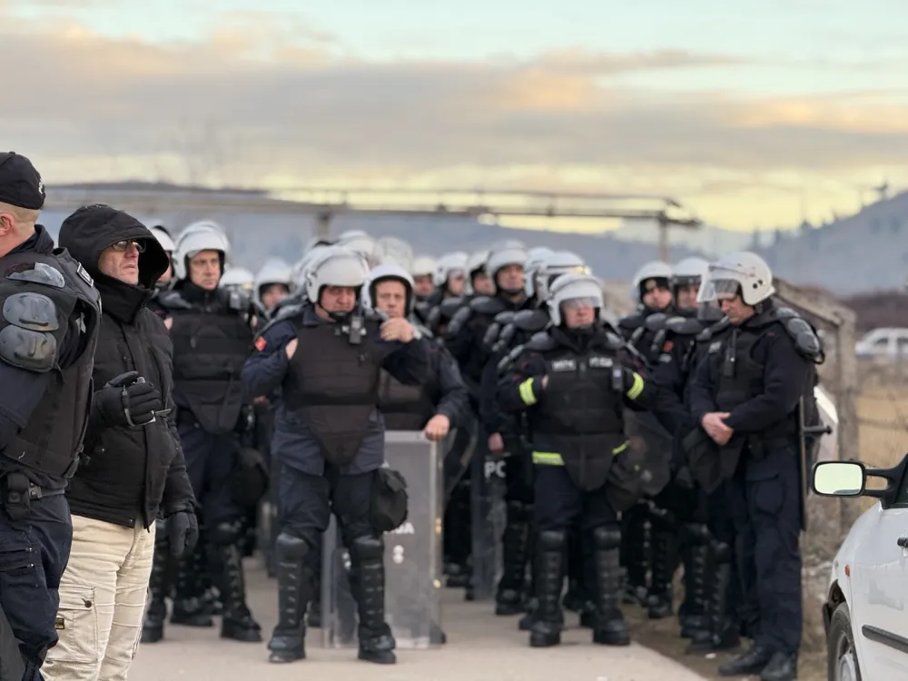 Botun: Policija se povlači, pregovori nastavljaju, protest otkazuje