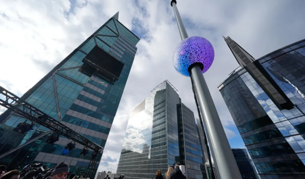 Tajms skver dobio blistavu novu kuglu za doček Nove godine