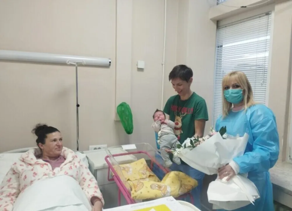 Prva beba rođena devet minuta nakon ponoći u Kliničkom centru: U 2025. najveći broj porođaja u posljednjih 30 godina