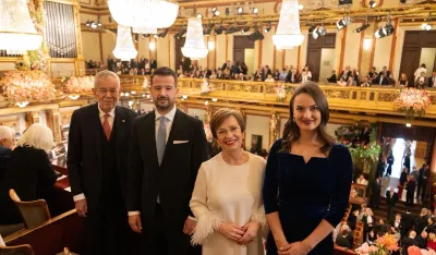 (FOTO) Milatović sa suprugom na Novogodi&scaron;njem koncertu Bečke filharmonije