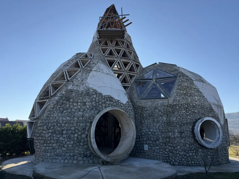 (VIDEO) Geodetska kupola iz Bera, spoj arhitekture i umjetnosti