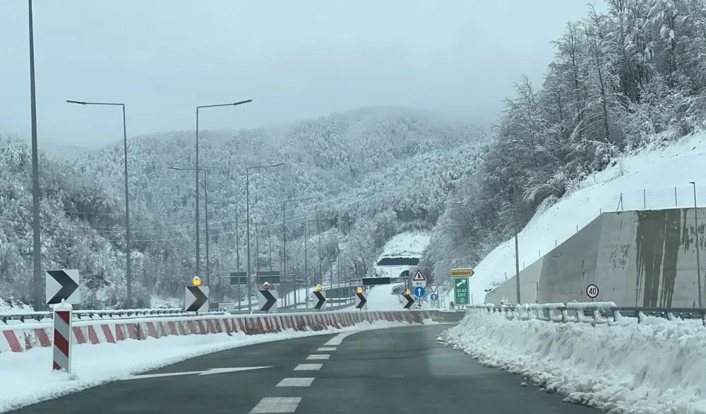 Apel Uprave policije: Vozite oprezno, moguće otežano saobraćanje, smanjena vidljivost, zastoji