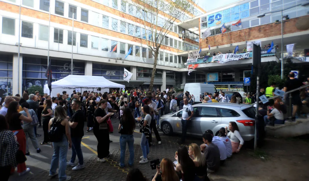 Srbiju u 2025. obilježili brojni izazovi, nova vlada, blokade i Ćacilend