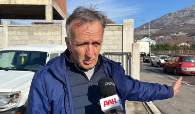 (VIDEO) Problemi sa nepropisnim parkiranjem na Zlatici: Automobili blokiraju prilaz imovini