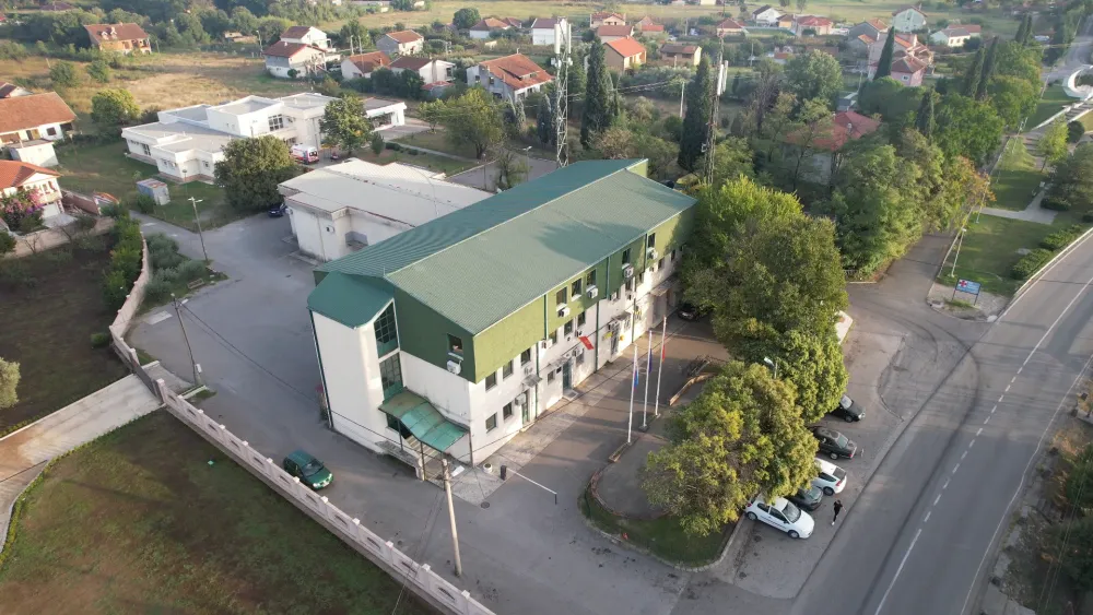 Zgrada Op&scaron;tine Zeta, Op&scaron;tina Zeta, Golubovci 