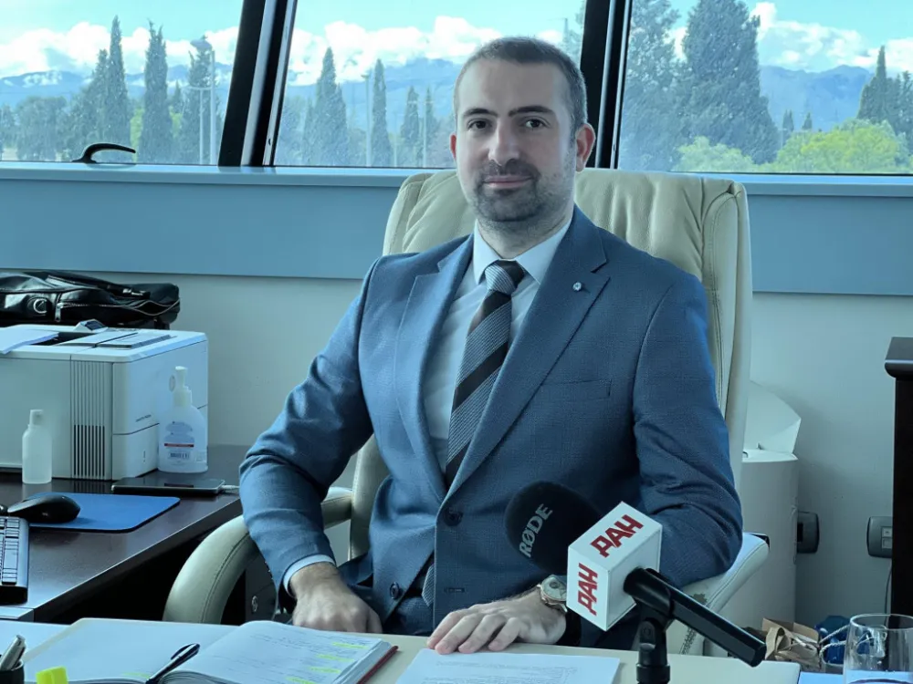 Александар Нишавић 