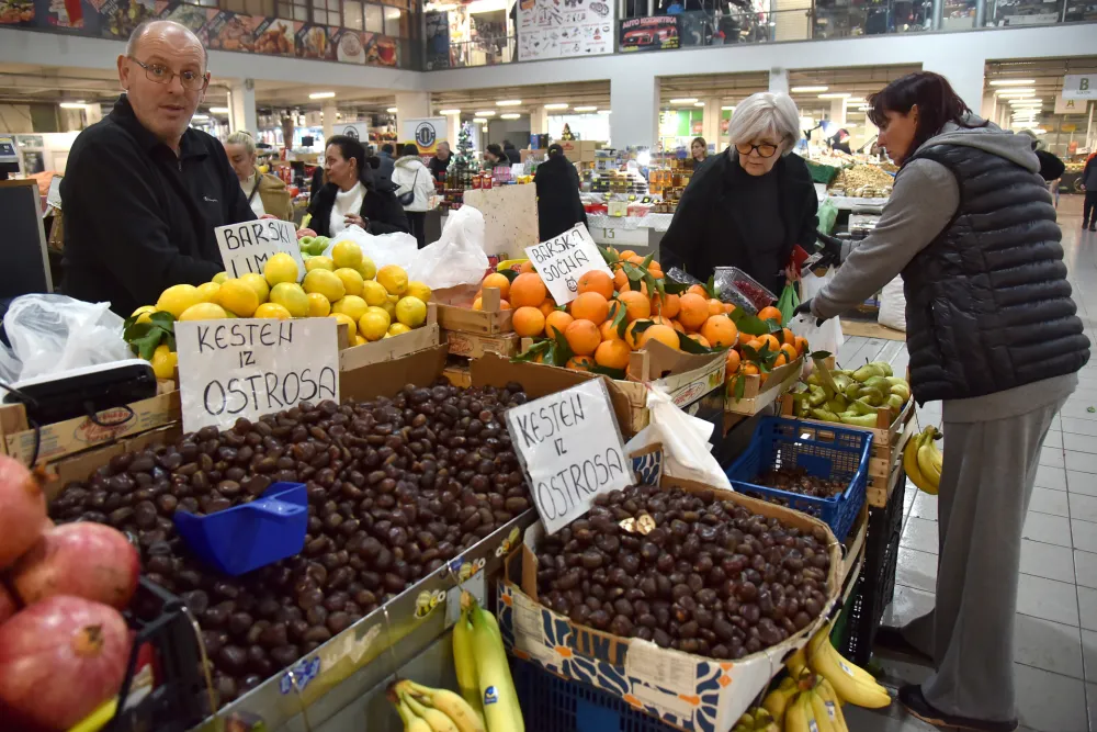 "Dan" uporedio pijačni barometar od Božića pro&scaron;le godine do ovog: P&scaron;enicu i pasulj plaćali četiri, danas osam eura