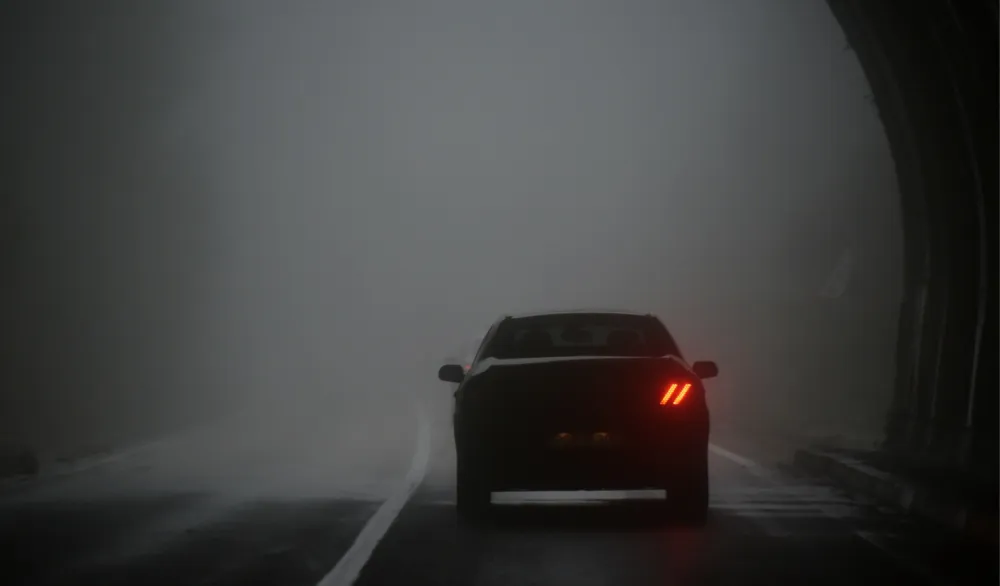 Putevi mokri i klizavi, smanjena vidljivost