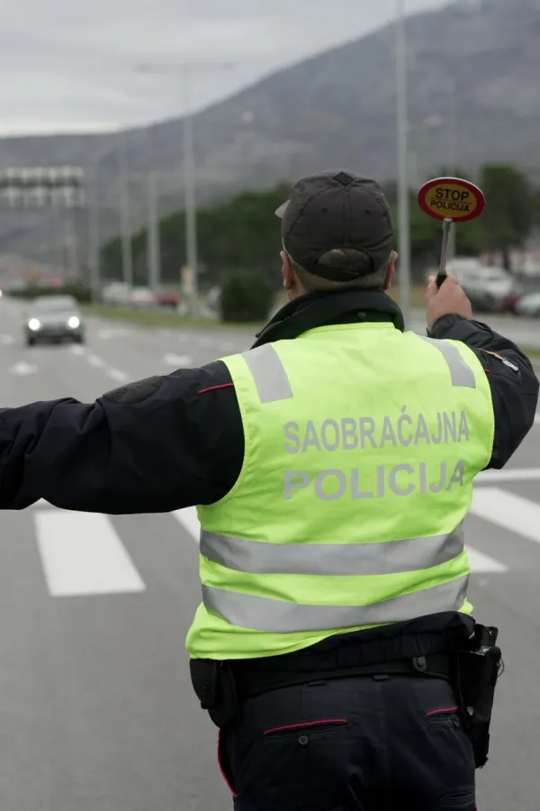 Tokom praznika i vikenda uhap&scaron;eno 96 vozača, jedna osoba podlegla povredama od udesa