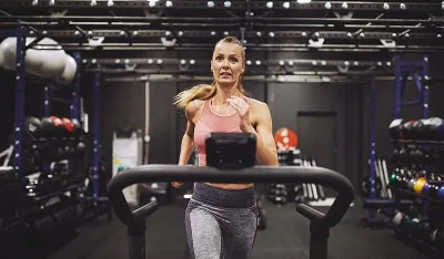 Koje su prednosti čestog hodanja na traci i u prirodi