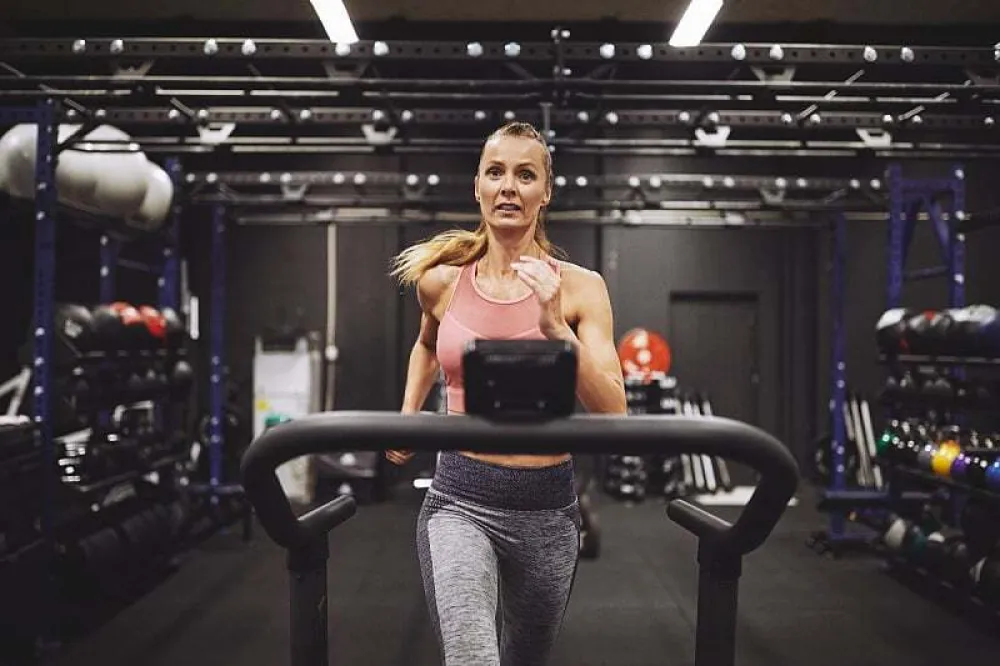 Koje su prednosti čestog hodanja na traci i u prirodi