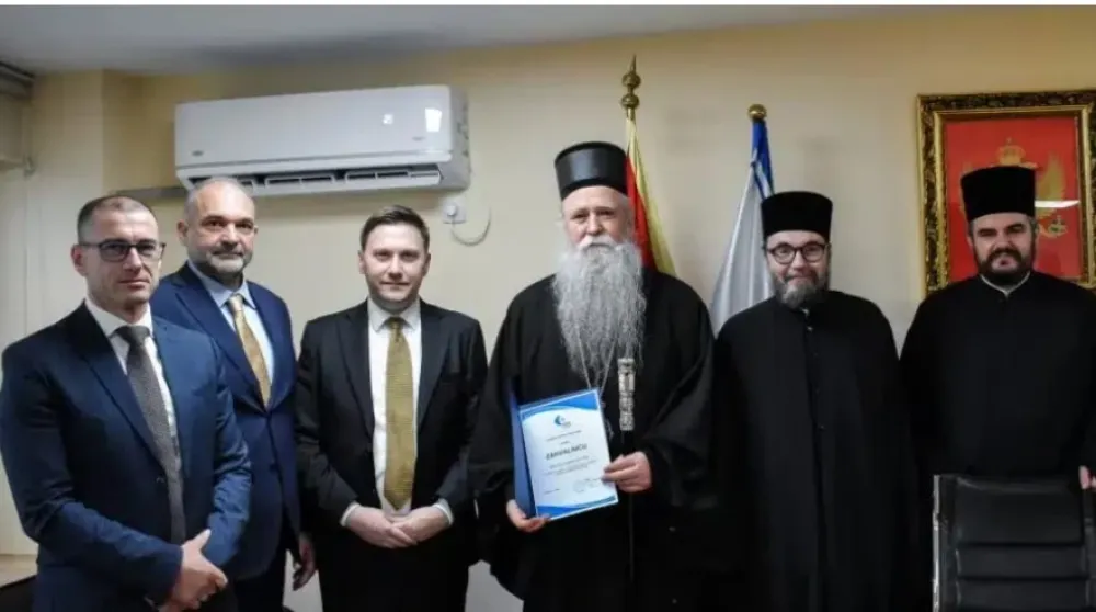 Mitropolija donirala medicinsku opremu KCCG-u