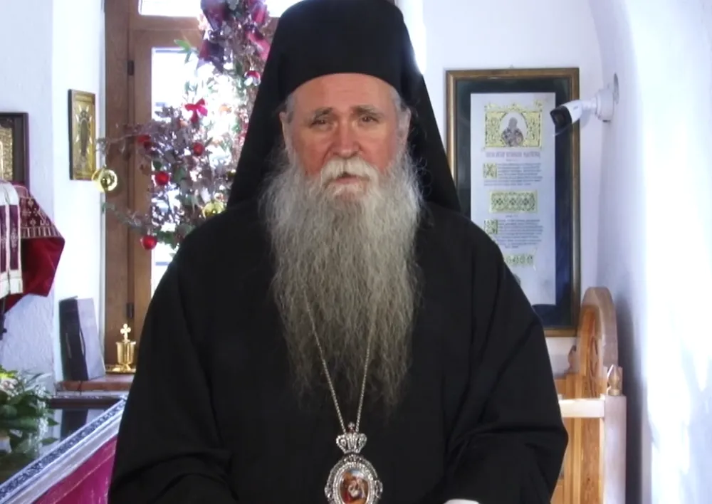 (VIDEO) Božićna poruka mitropolita Joanikija: Budućnost gradimo na istini i pomirenju, a ne na mržnji i podjelama
