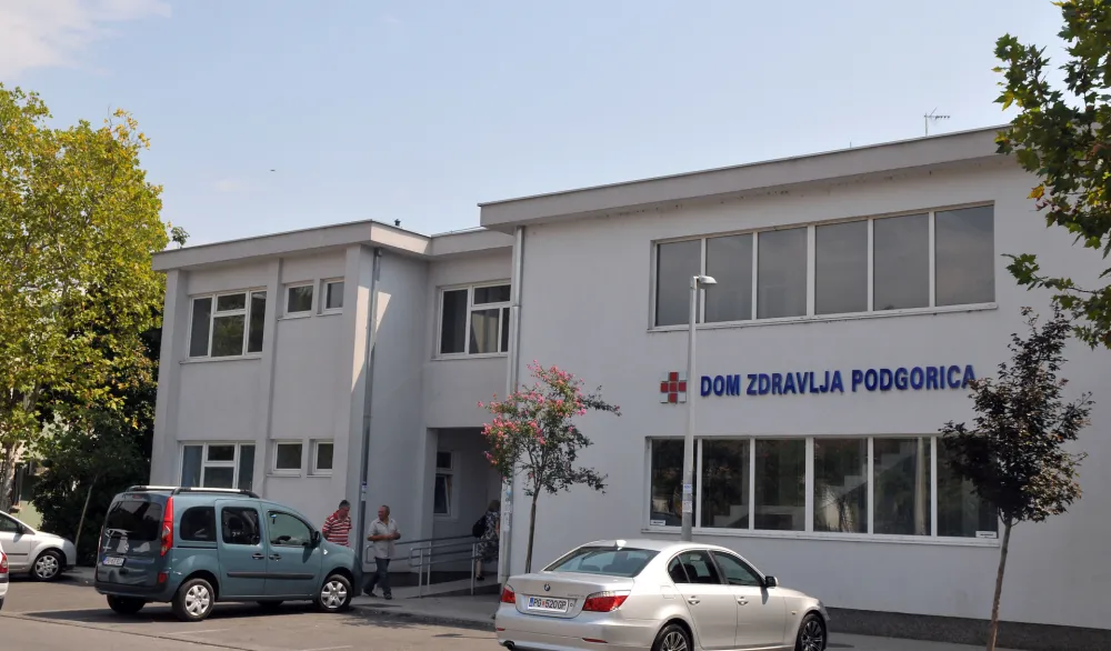 Ljekari dežuraju u Bloku 5, Zeti i Tuzima