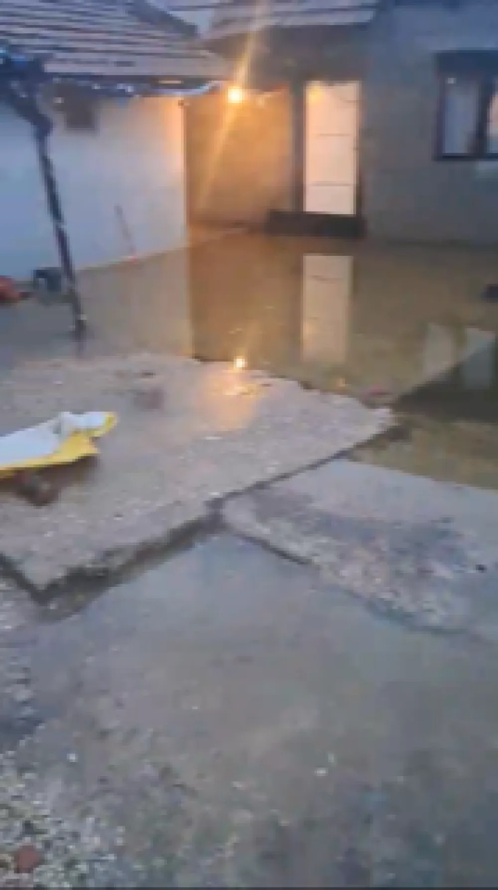 DOm porodice Krasnići pod vodom