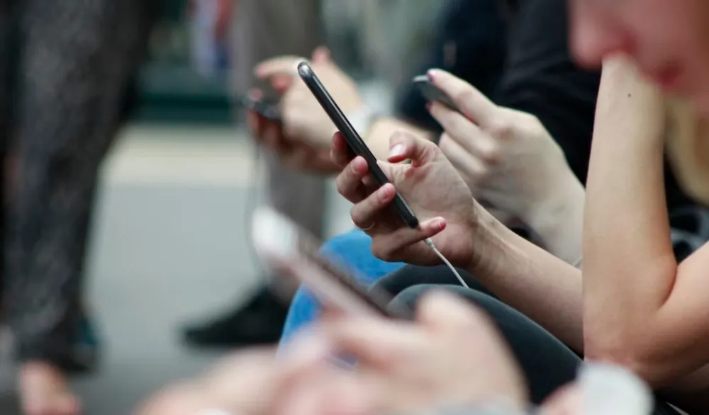 Od lažnih paketa do izmi&scaron;ljenih nagrada: Kako građani u Crnoj Gori postaju žrtve prevara