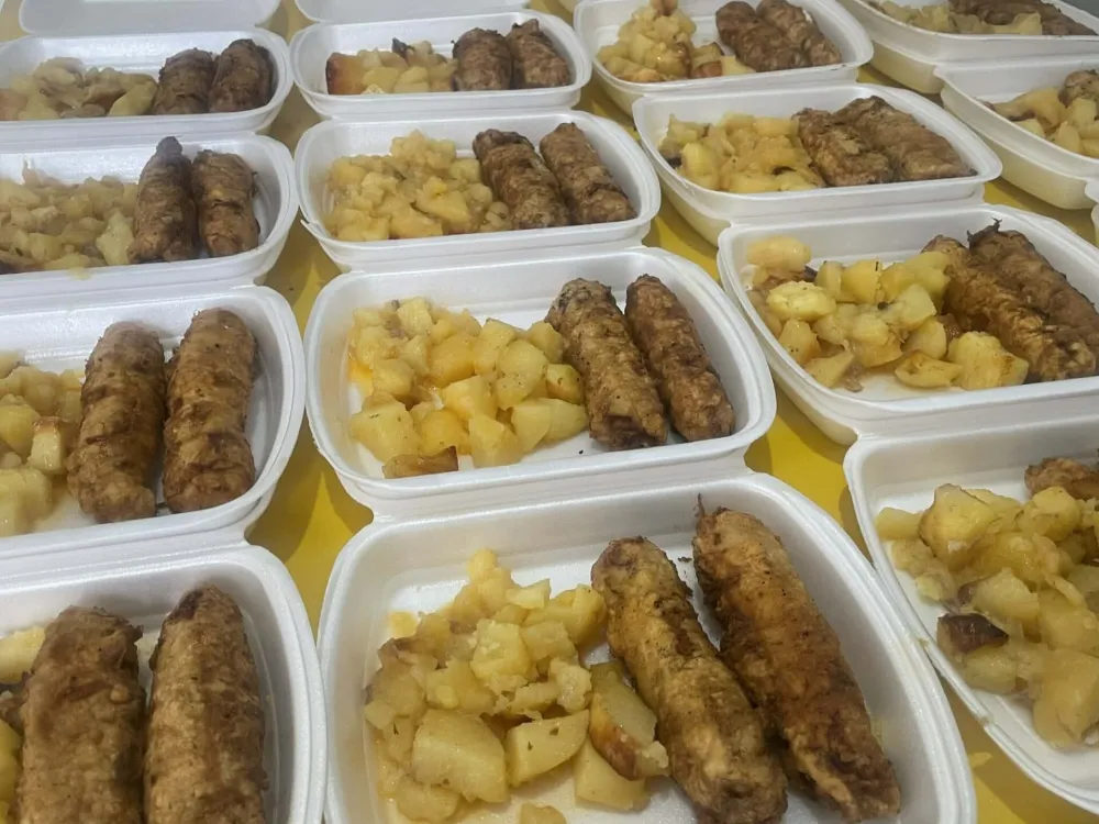 Banka hrane pripremila ručak za 50 porodica: Najljep&scaron;i dar postaje onaj koji dajemo bez očekivanja