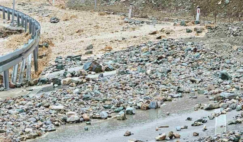 Vremenske nepogode prekinule put ka ski-centru Žarski