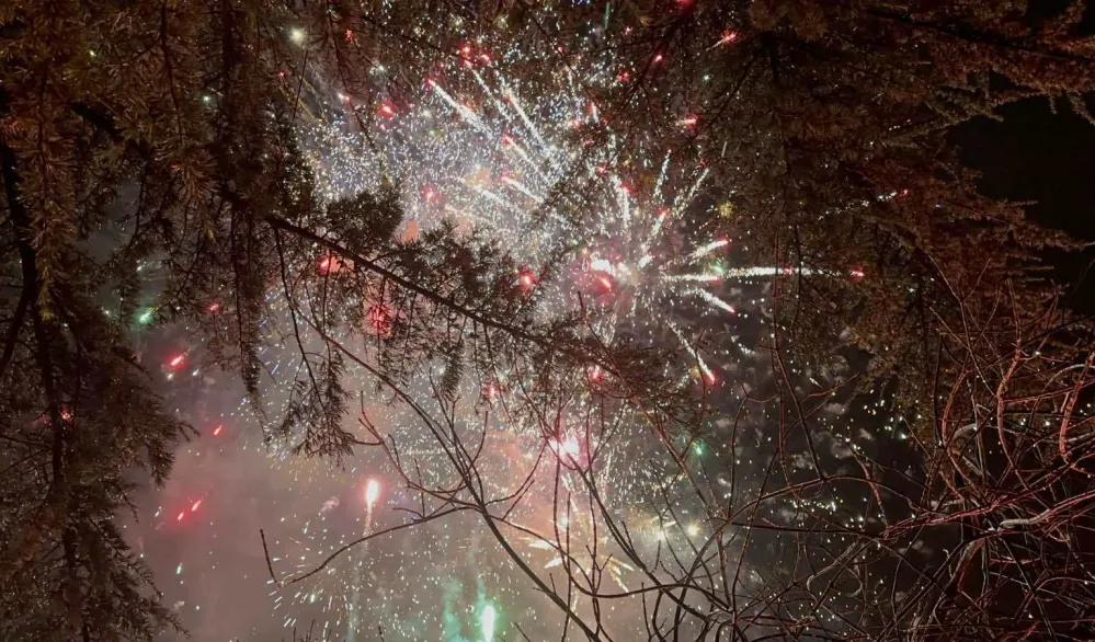 (VIDEO) Vatromet u Podgorici u čast Božića i dana rođenja mitropolita Amfilohija