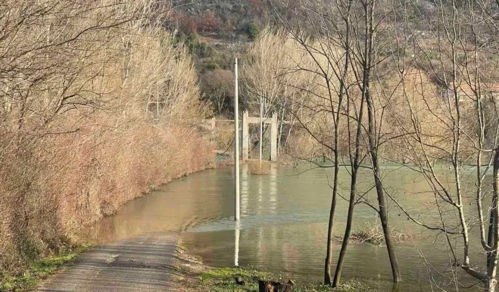 Danilovgrad: Vodostaj Zete u padu, pojedini putevi i dalje zatvoreni, stanje na terenu snimaće iz vazduha