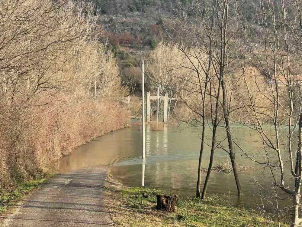 Danilovgrad: Vodostaj Zete u padu, pojedini putevi i dalje zatvoreni, stanje na terenu snimaće iz vazduha