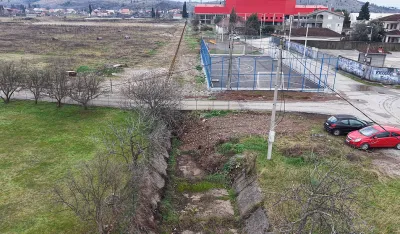 (FOTO/VIDEO) U kanalu Mareza ostave, ba&scaron;te, parkinzi, igrali&scaron;te, stadion...
