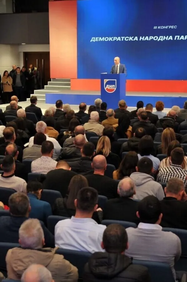 DNP otkazuje podr&scaron;ku Mujoviću, ali jo&scaron; neće napustiti Vladu