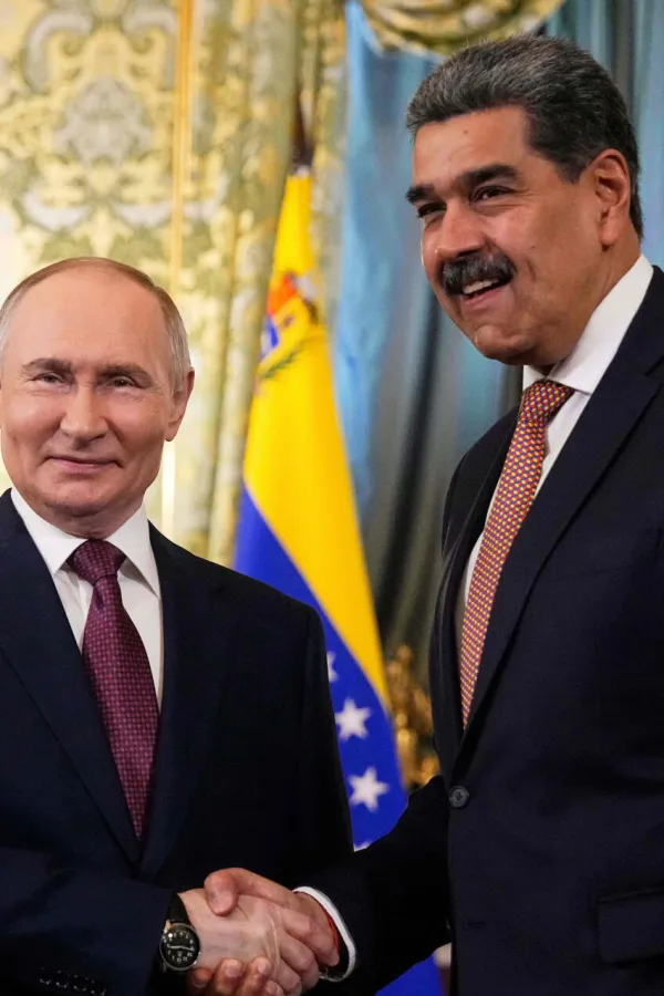 Vladimir Putin i Nikolas Maduro na sastanku u Kremlju u maju 2025. godine 
