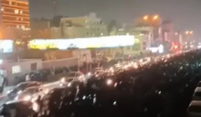 U Iranu jačaju protesti dok vlast isključuje internet