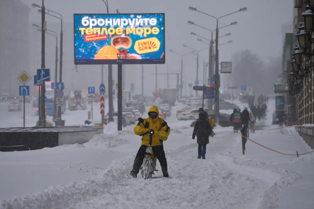 Obilne snježne padavine u Moskvi, najveće u posljednjih 56 godina