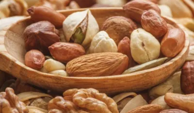 Koliko je zdravo pojesti &scaron;aku ora&scaron;astih plodova dnevno