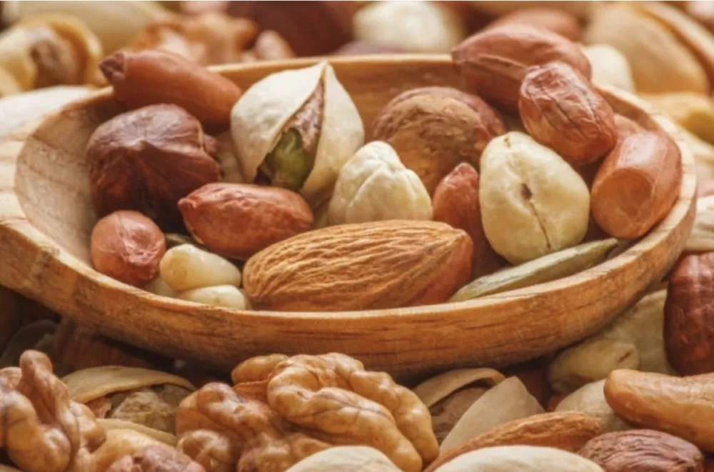 Koliko je zdravo pojesti &scaron;aku ora&scaron;astih plodova dnevno